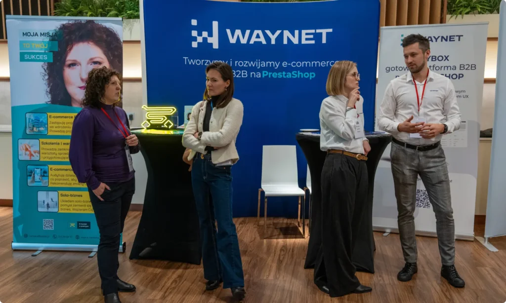 Zespół Waynet i Barbara Tatar na stoisku podczas Konferencji E-commerce B2B 2025 w Warszawie.