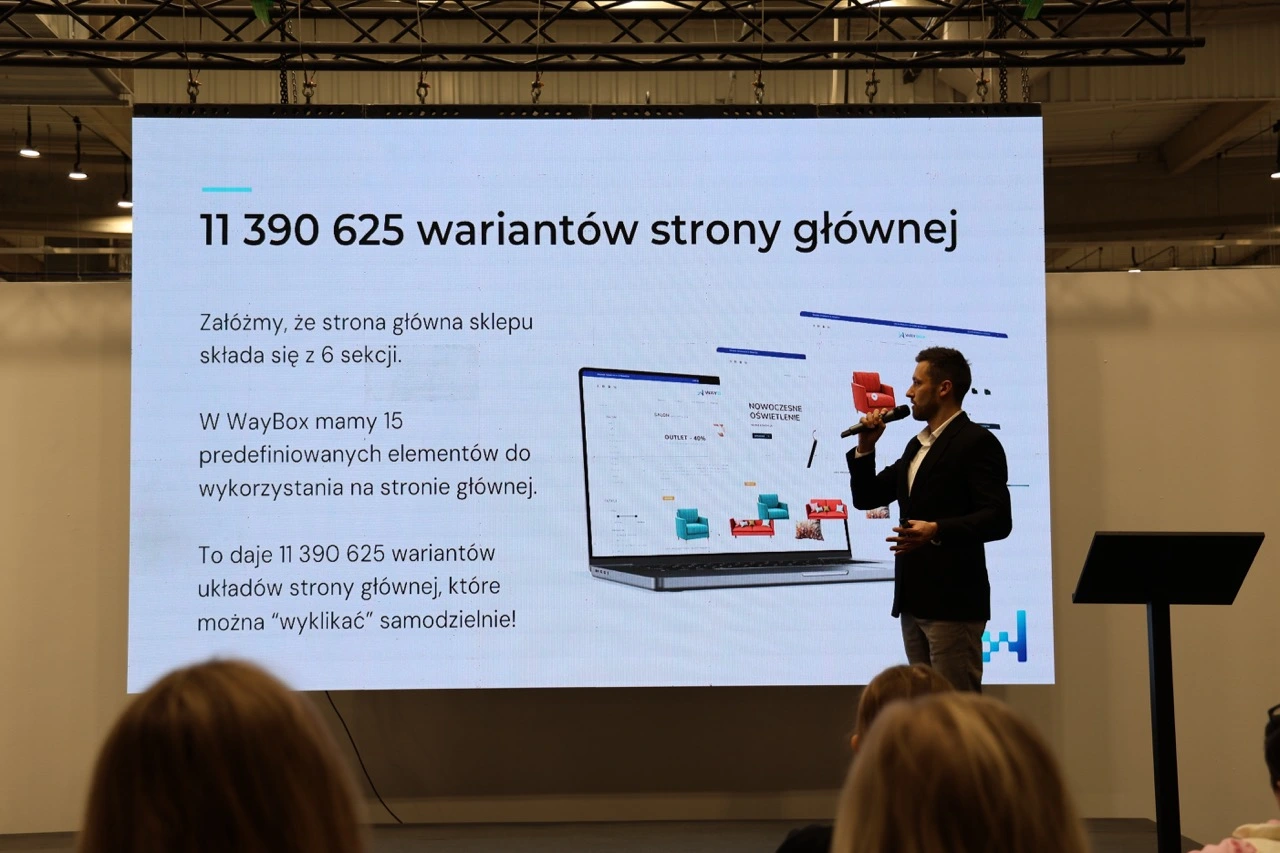 Łukasz Janik podczas udziału w targach e-commerce